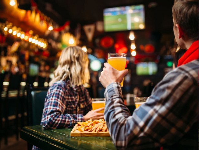 Gute Stimmung bei Fußball-Übertragungen auf SKY - Emas Pub - Das Irish Pub in Flachau